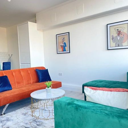 1 Bedroom Apartment - Flitwick - Contractor Friendly - Tourist Ready - Full Kitchen - Wifi - Smart Tv - Sofa Bed - Free Parking - Ideal For Short Or Long Stays מראה חיצוני תמונה