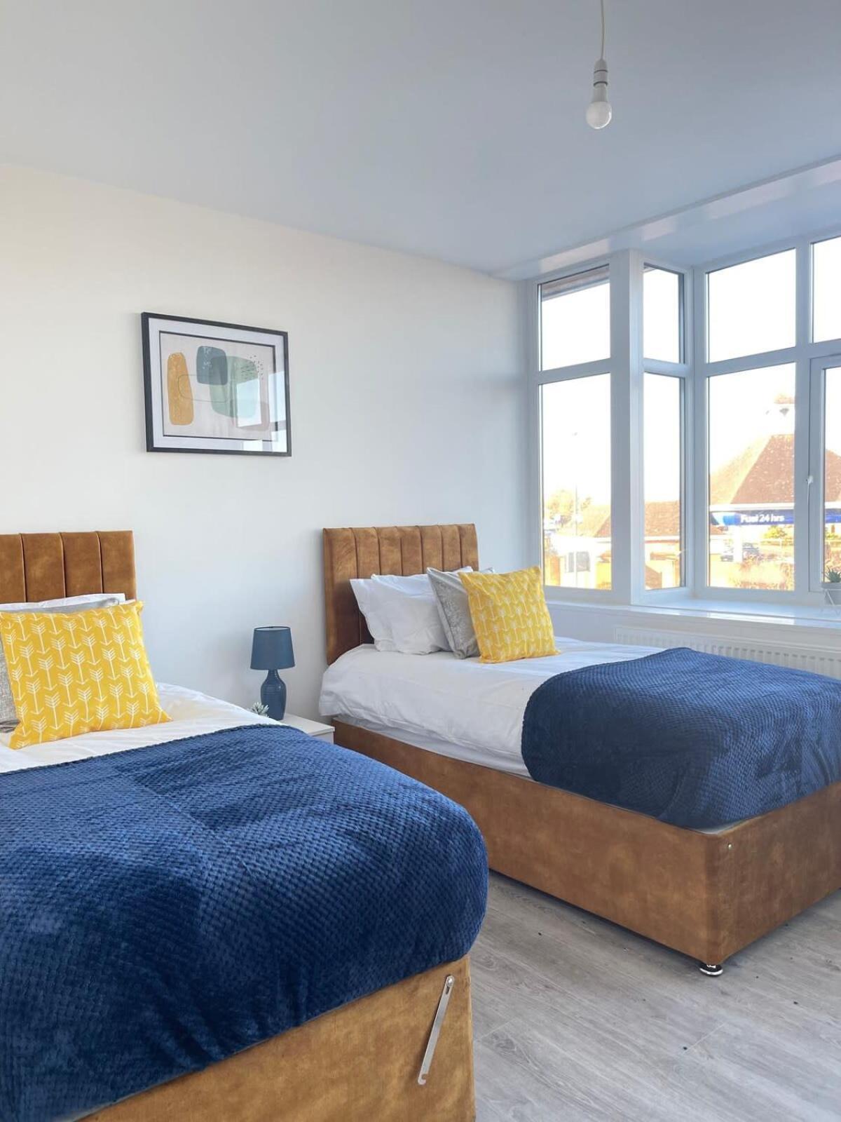 1 Bedroom Apartment - Flitwick - Contractor Friendly - Tourist Ready - Full Kitchen - Wifi - Smart Tv - Sofa Bed - Free Parking - Ideal For Short Or Long Stays מראה חיצוני תמונה